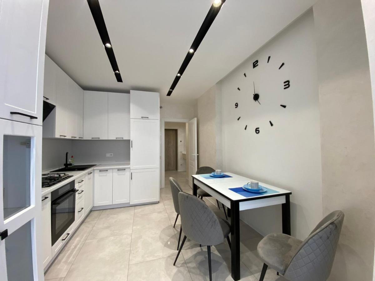 Квартира Для Вас! Вул. Голинського, 8! Apartment Lviv Luaran gambar